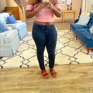 Black a.n.a Skinny Jeggings